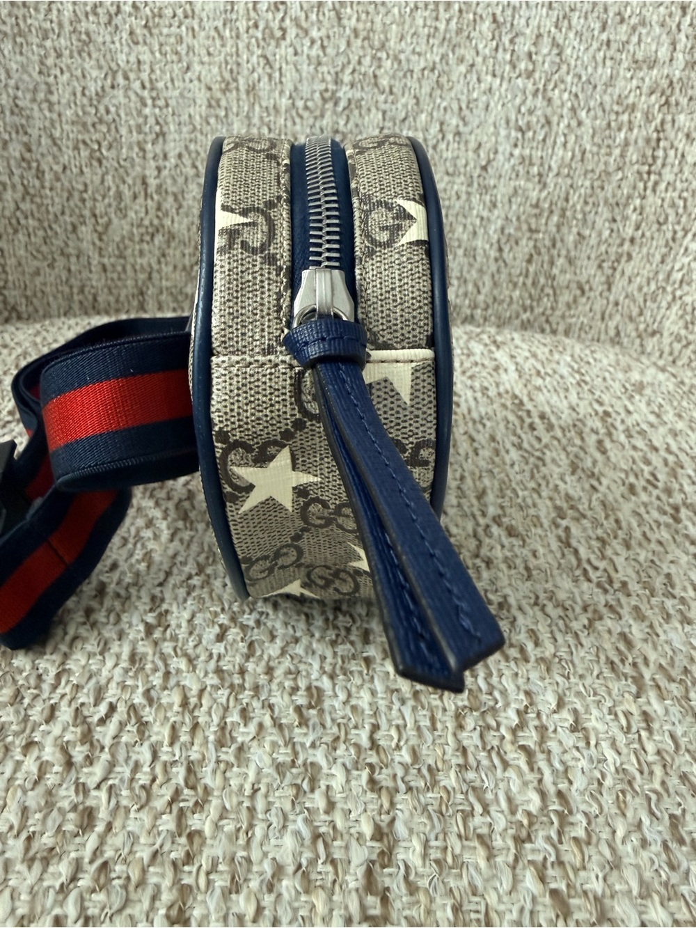 Gucci Mini Round GG Supreme Star Belt Bag / Pouch - Picture 3 of 8
